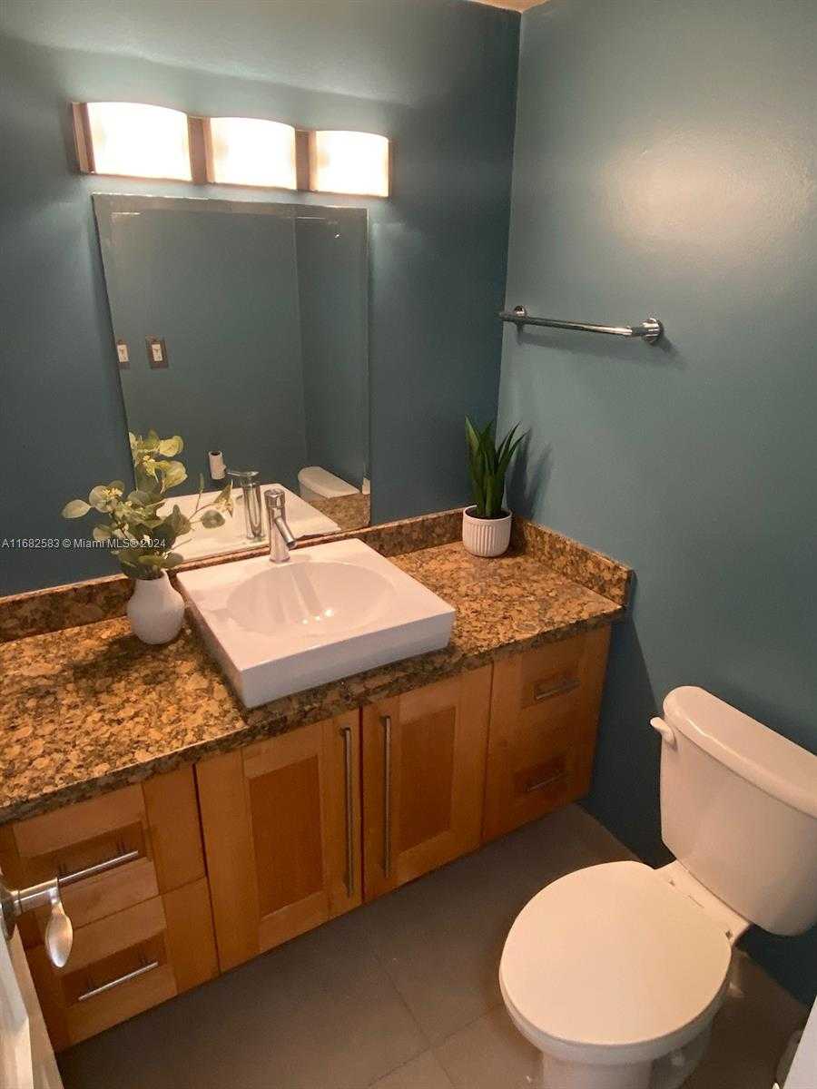 Small Image of 1000 WEST AVE #910, Miami Beach Number 14