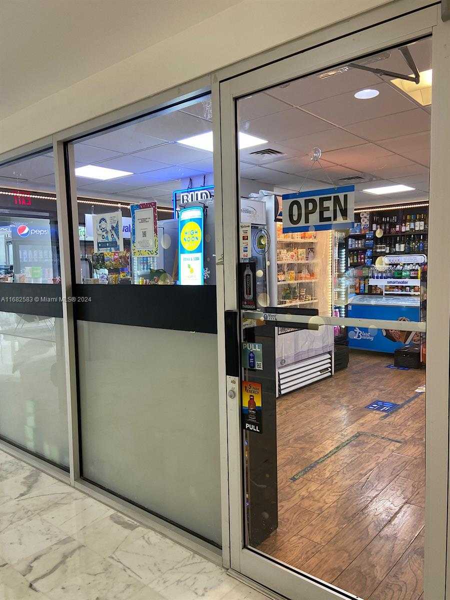 Small Image of 1000 WEST AVE #910, Miami Beach Number 25
