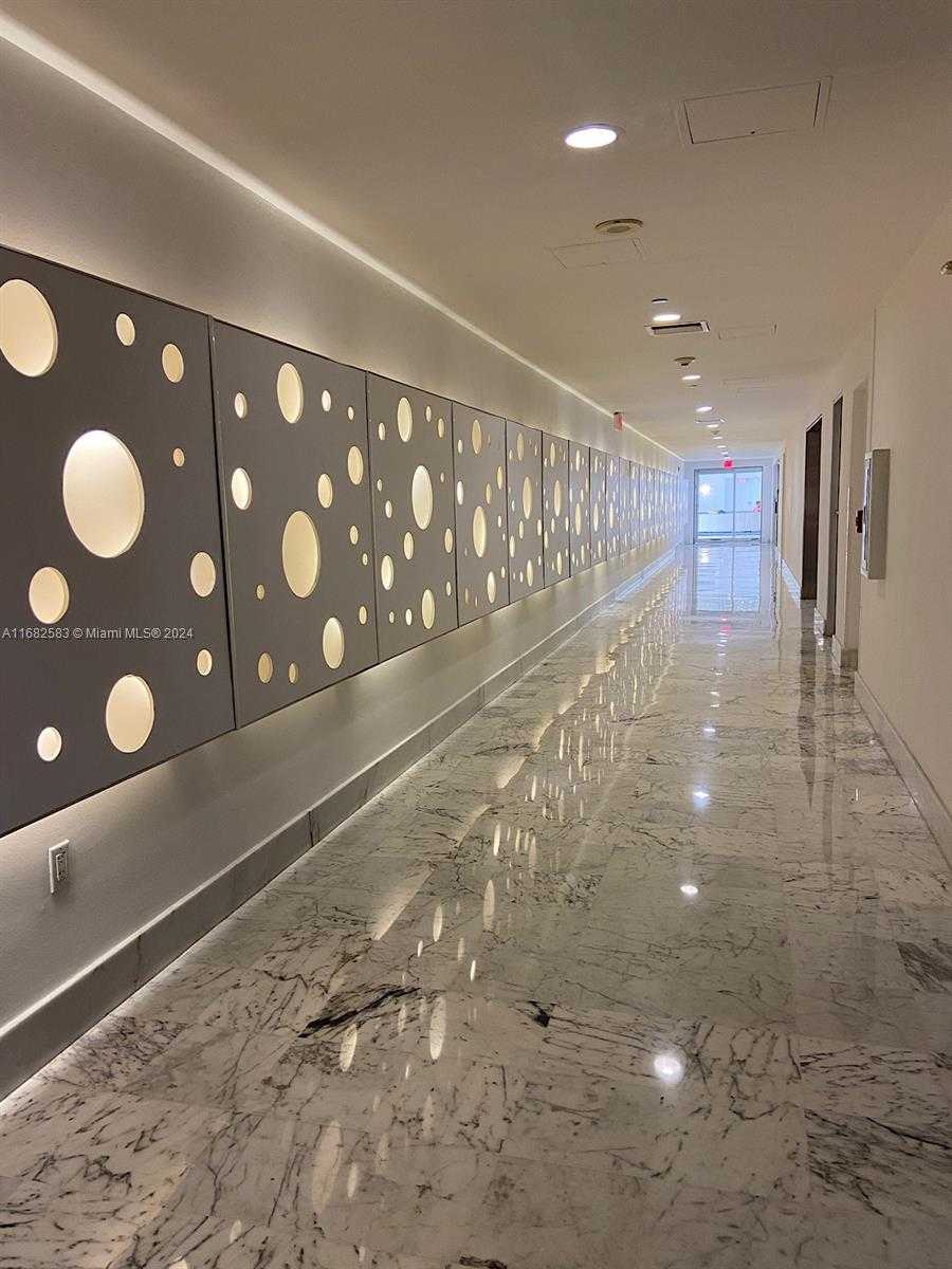 Small Image of 1000 WEST AVE #910, Miami Beach Number 26