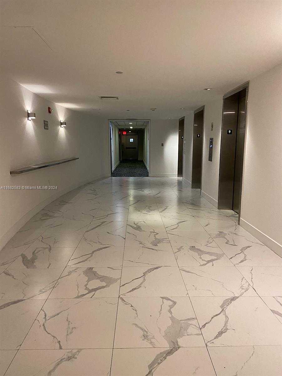 Small Image of 1000 WEST AVE #910, Miami Beach Number 32