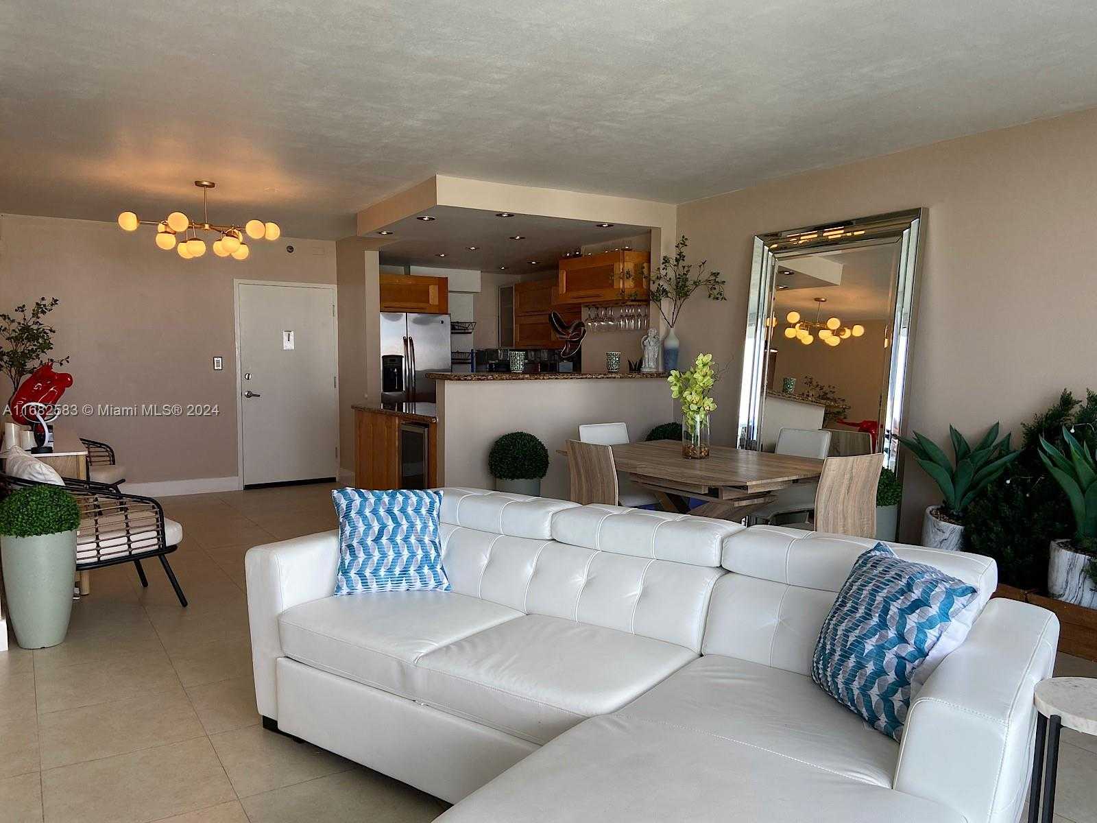 Small Image of 1000 WEST AVE #910, Miami Beach Number 6