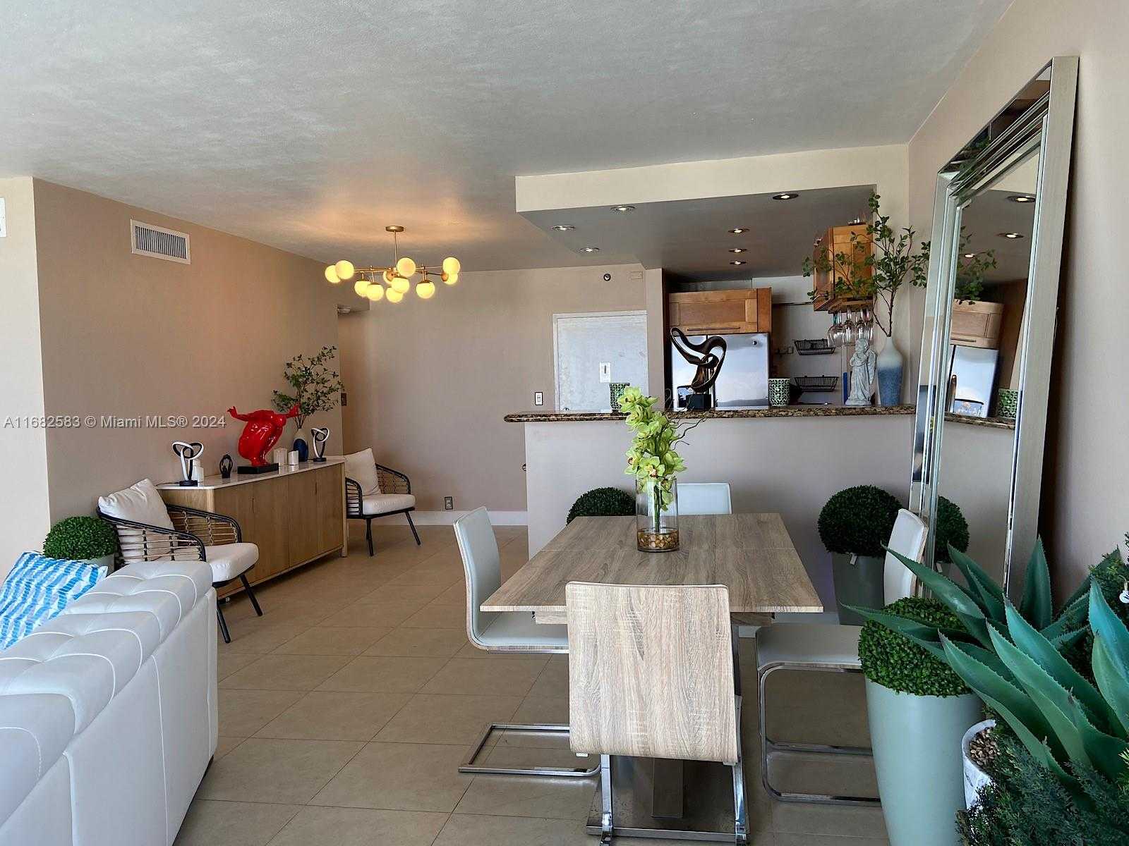 Small Image of 1000 WEST AVE #910, Miami Beach Number 9