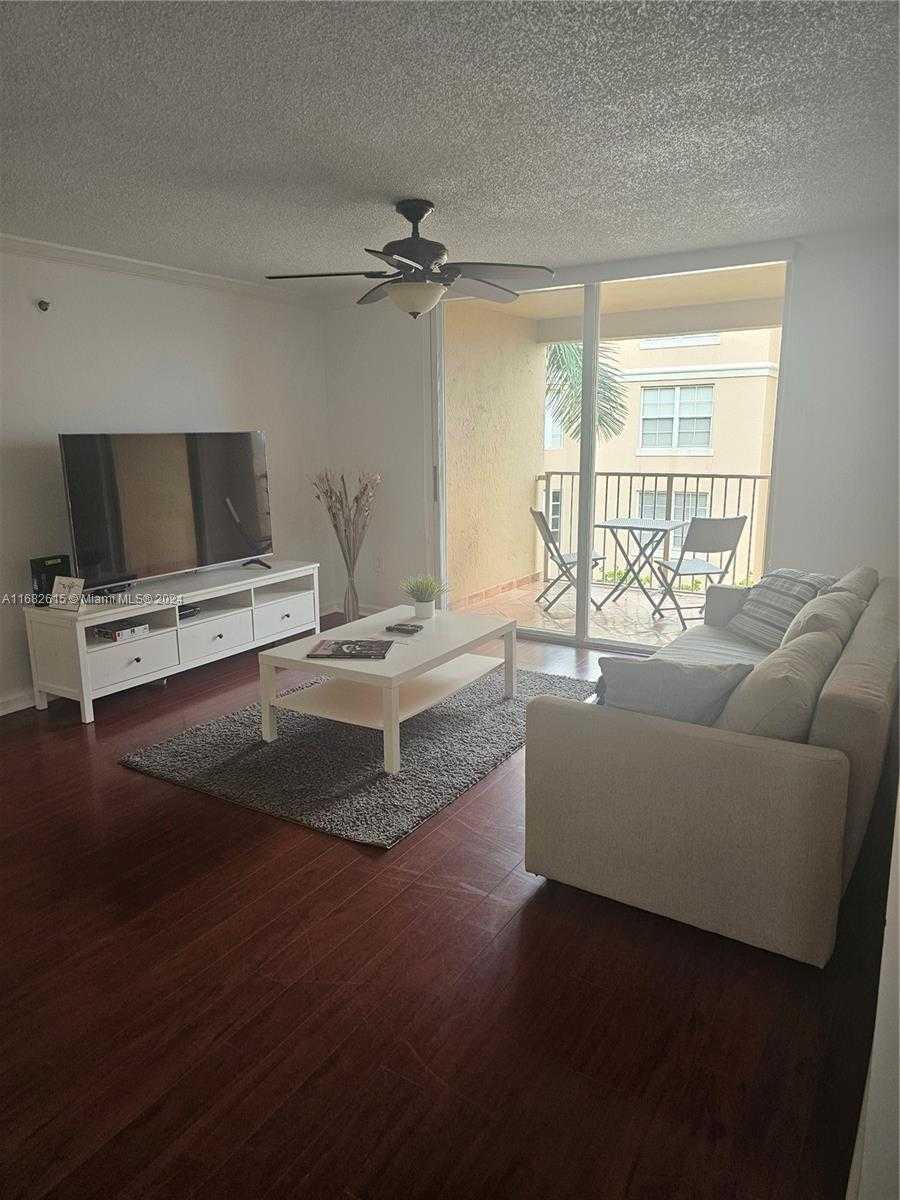 Small Image of 19555 E Country Club Dr, Aventura, FL 33180, USA Number 2