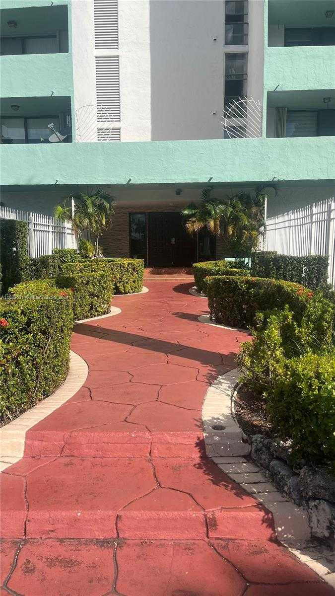 Small Image of 1825 WEST 44TH PL #309, Hialeah Number 10