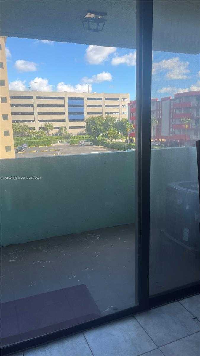 Small Image of 1825 WEST 44TH PL #309, Hialeah Number 4