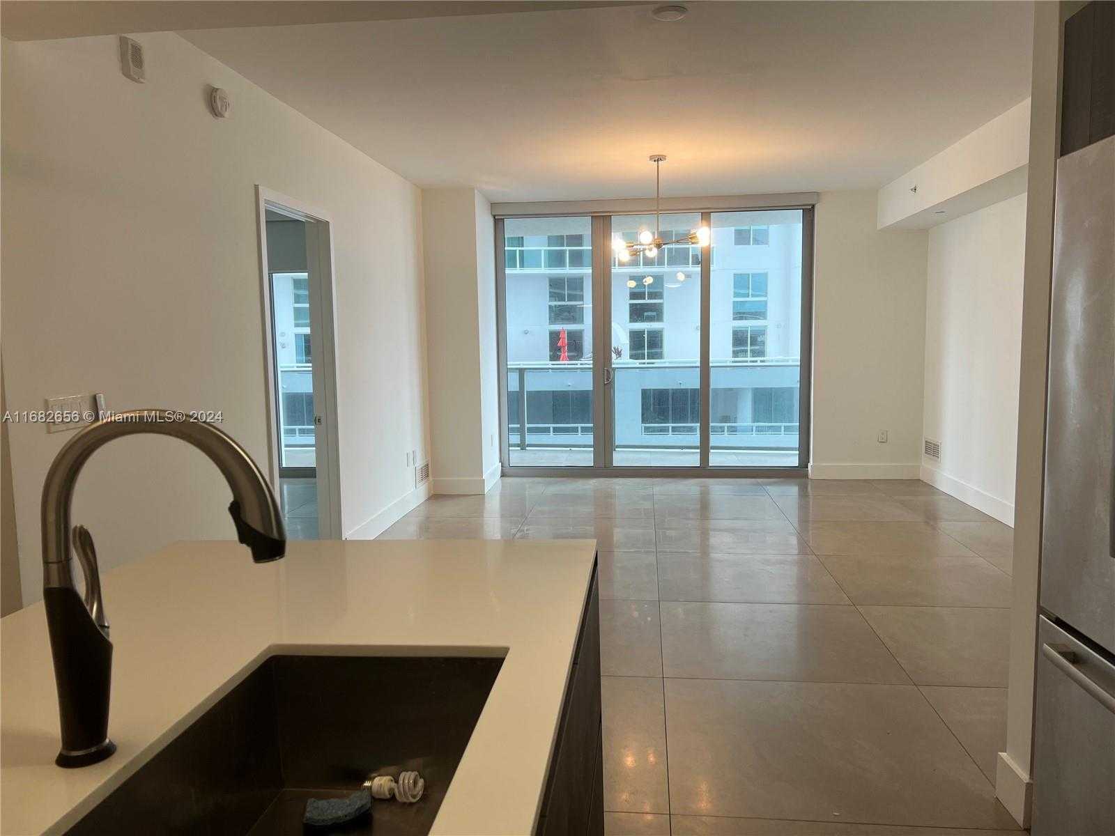 Small Image of 488 NE 18th St, Miami, FL 33132, USA Number 11