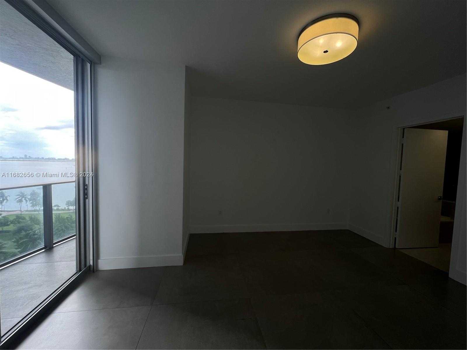 Small Image of 488 NE 18th St, Miami, FL 33132, USA Number 15
