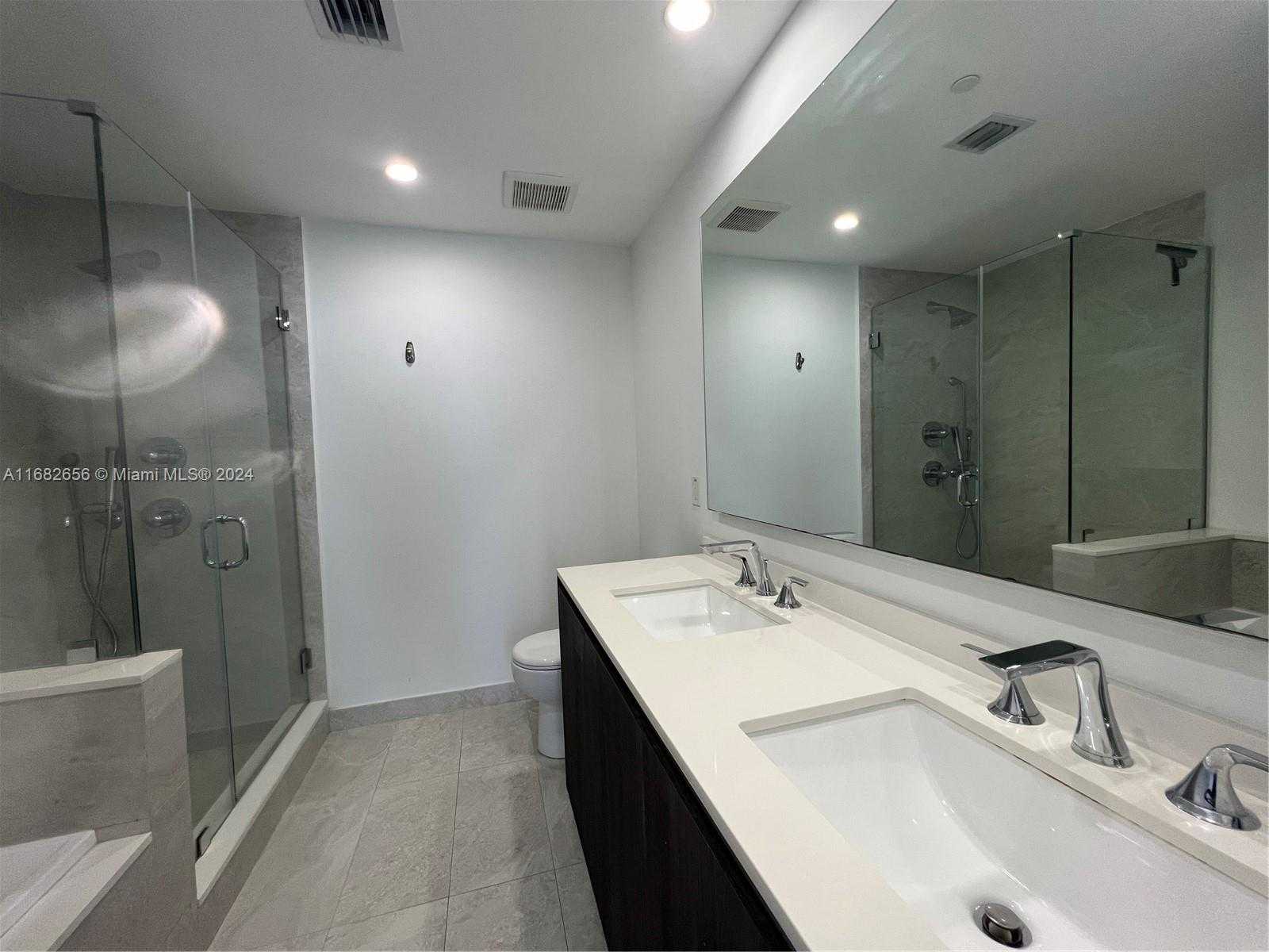 Small Image of 488 NE 18th St, Miami, FL 33132, USA Number 18