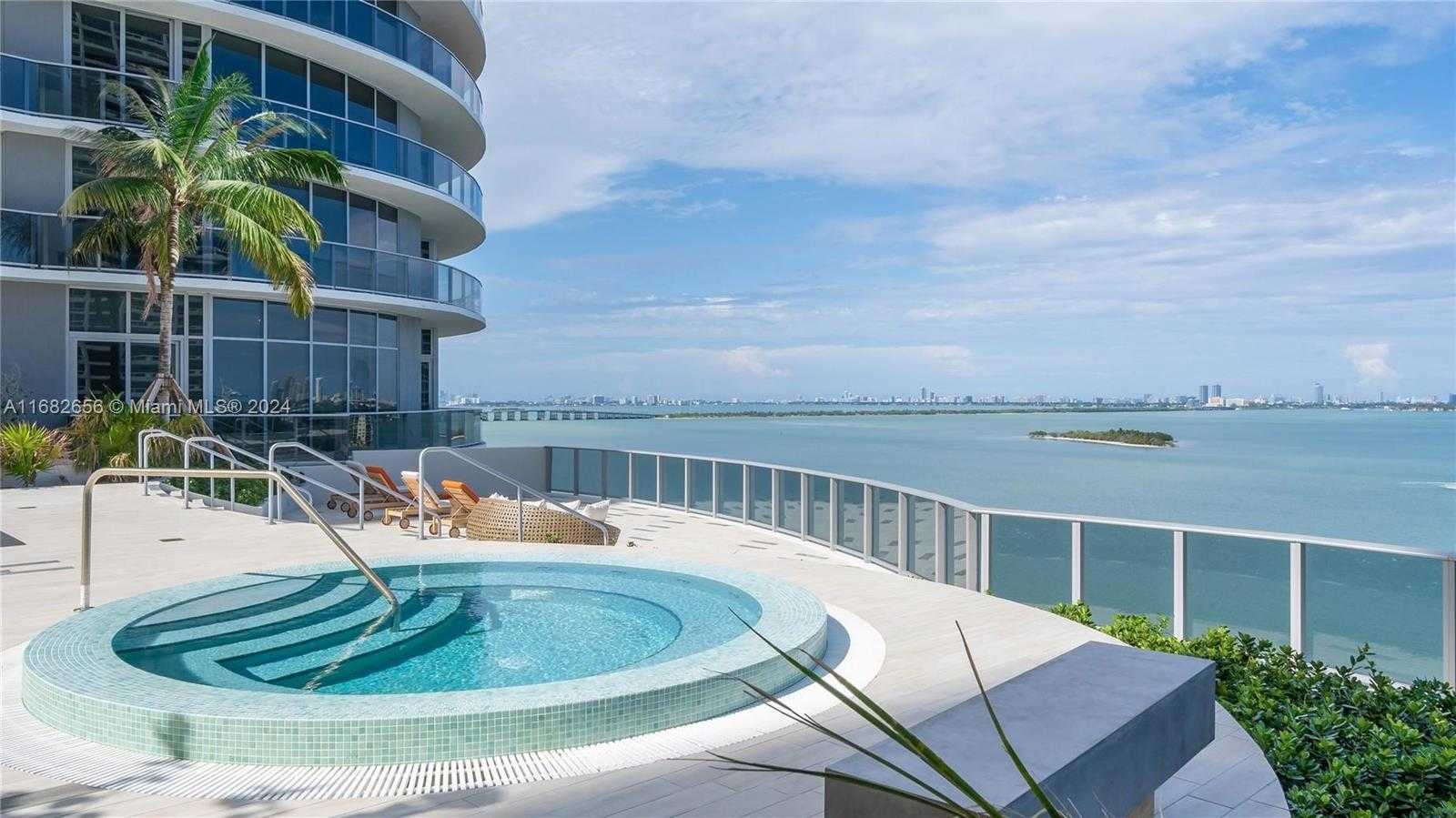 Small Image of 488 NE 18th St, Miami, FL 33132, USA Number 6