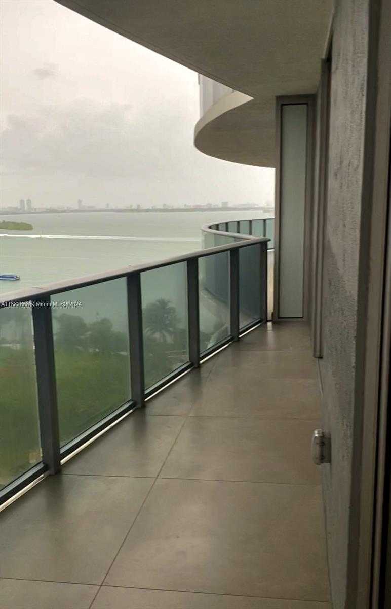 Small Image of 488 NE 18th St, Miami, FL 33132, USA Number 8