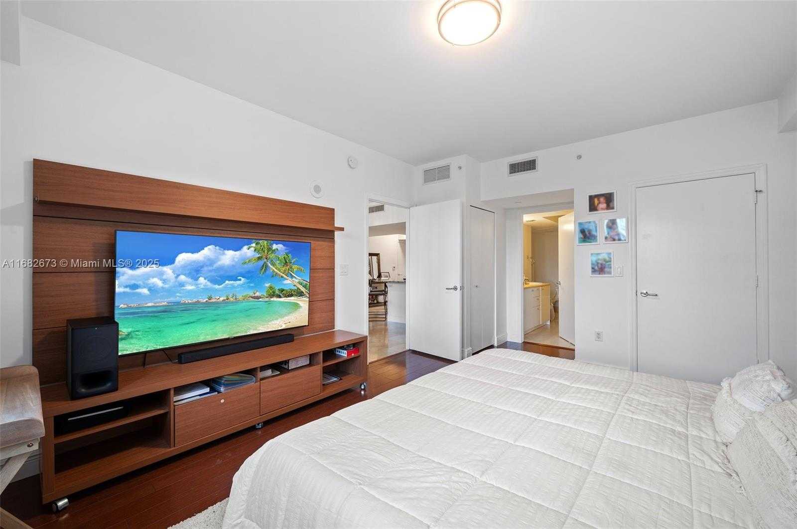 Small Image of 20000 EAST COUNTRY CLUB DR #314, Aventura Number 11