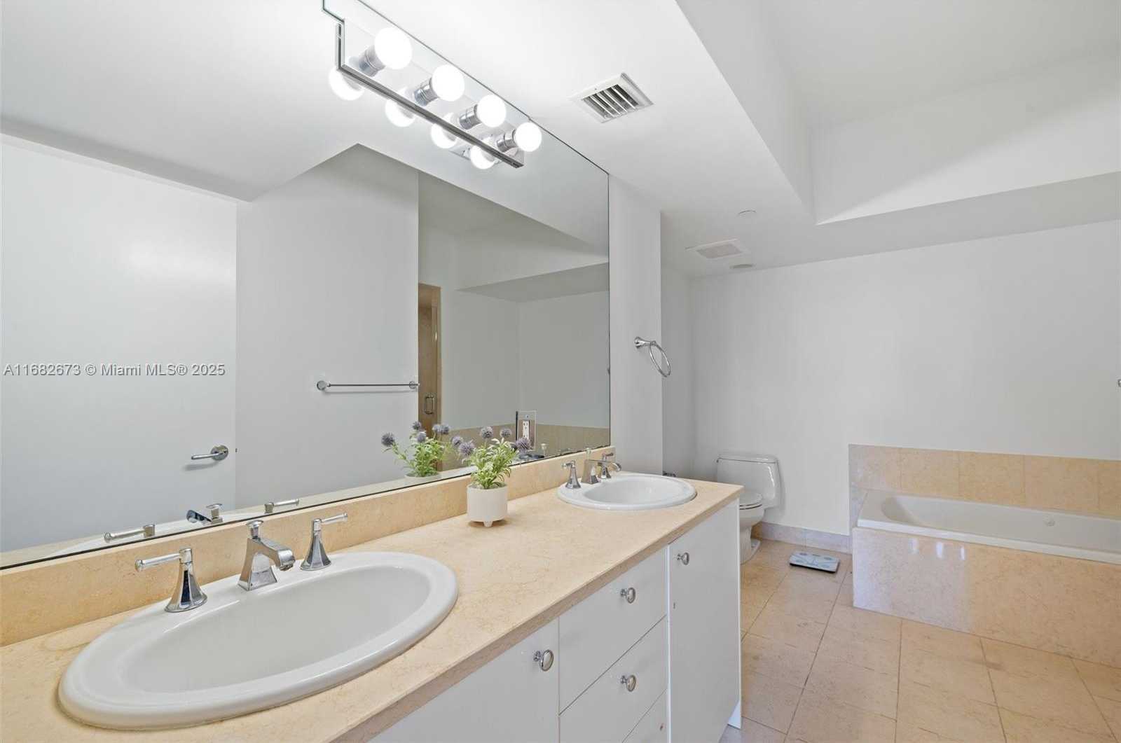 Small Image of 20000 EAST COUNTRY CLUB DR #314, Aventura Number 13