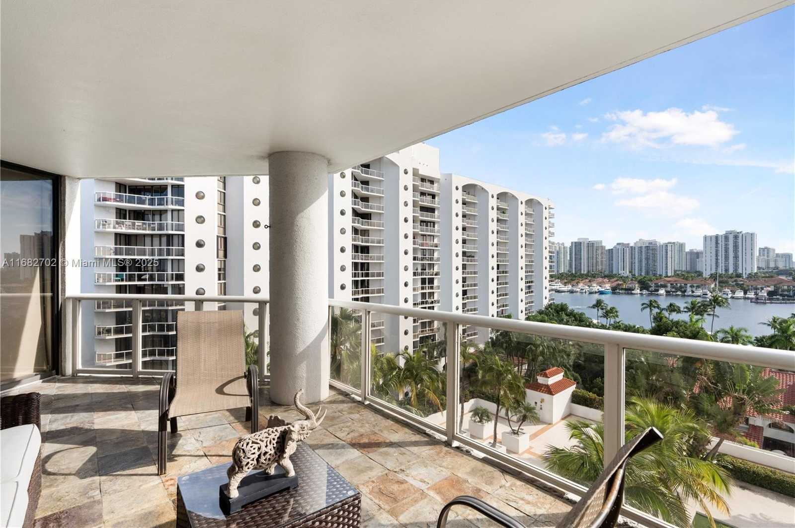 Small Image of 3600 YACHT CLUB DR #803, Aventura Number 14
