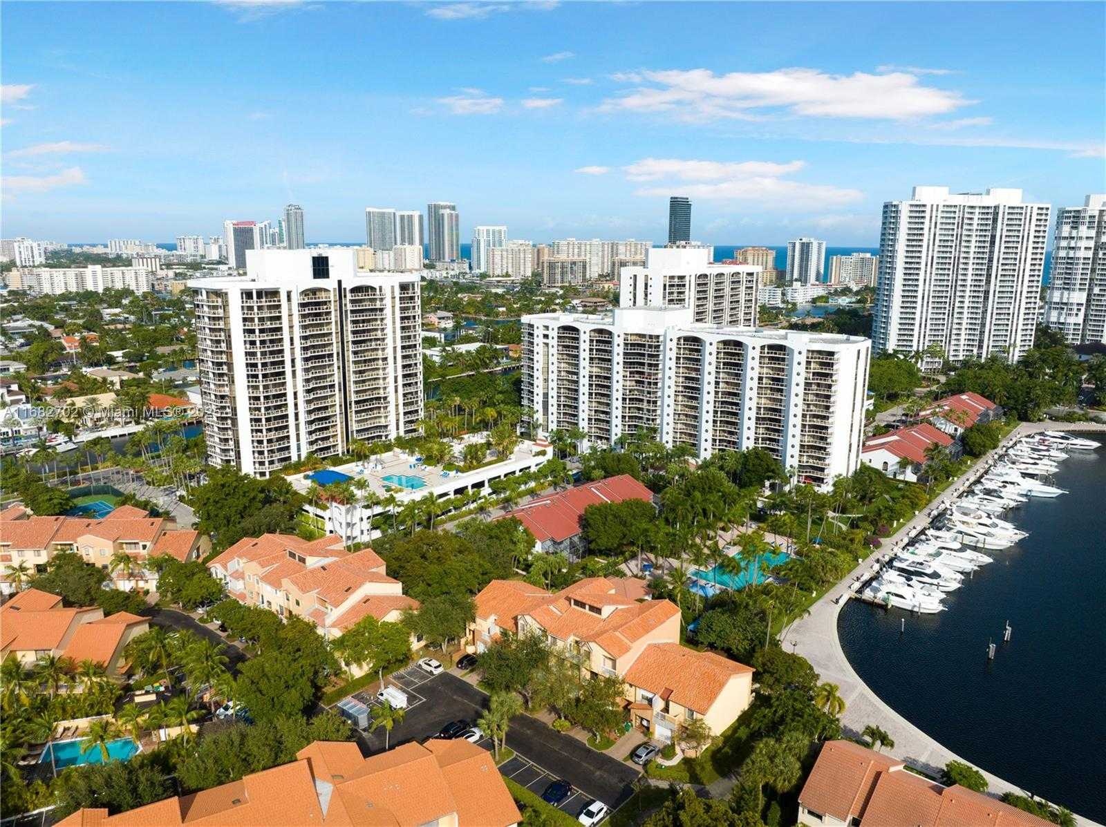 Small Image of 3600 YACHT CLUB DR #803, Aventura Number 25