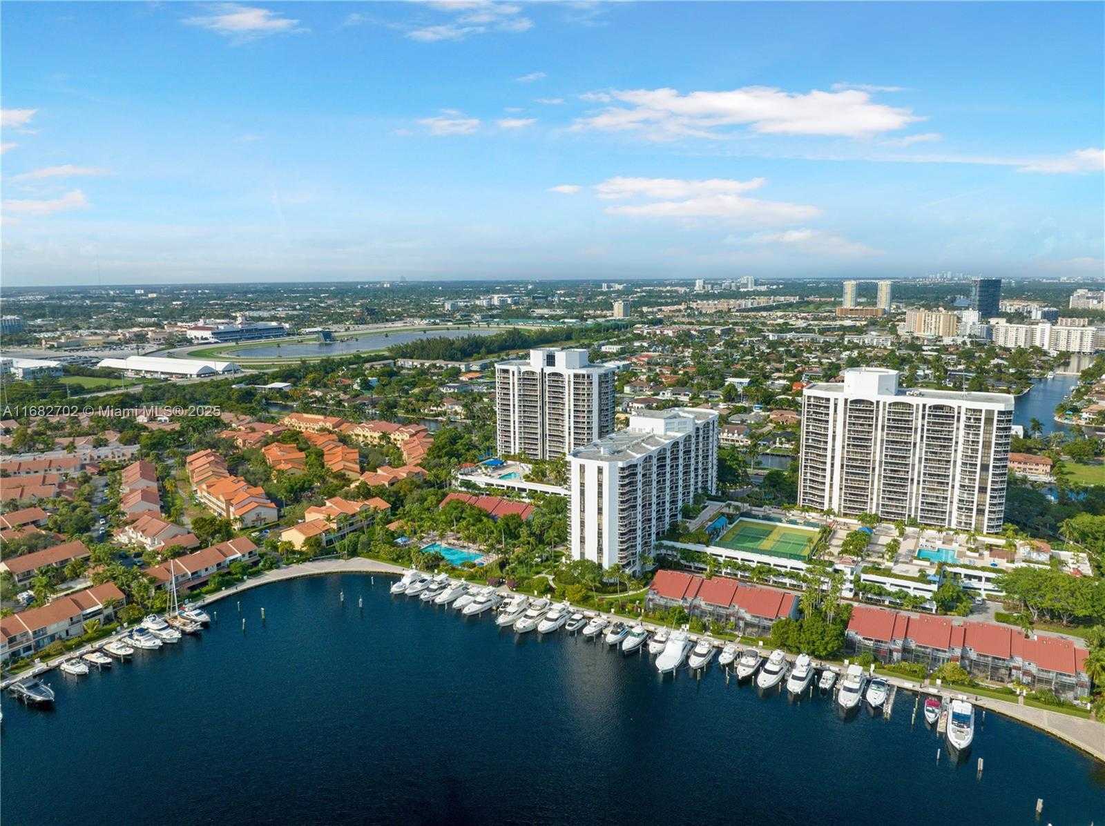Small Image of 3600 YACHT CLUB DR #803, Aventura Number 26