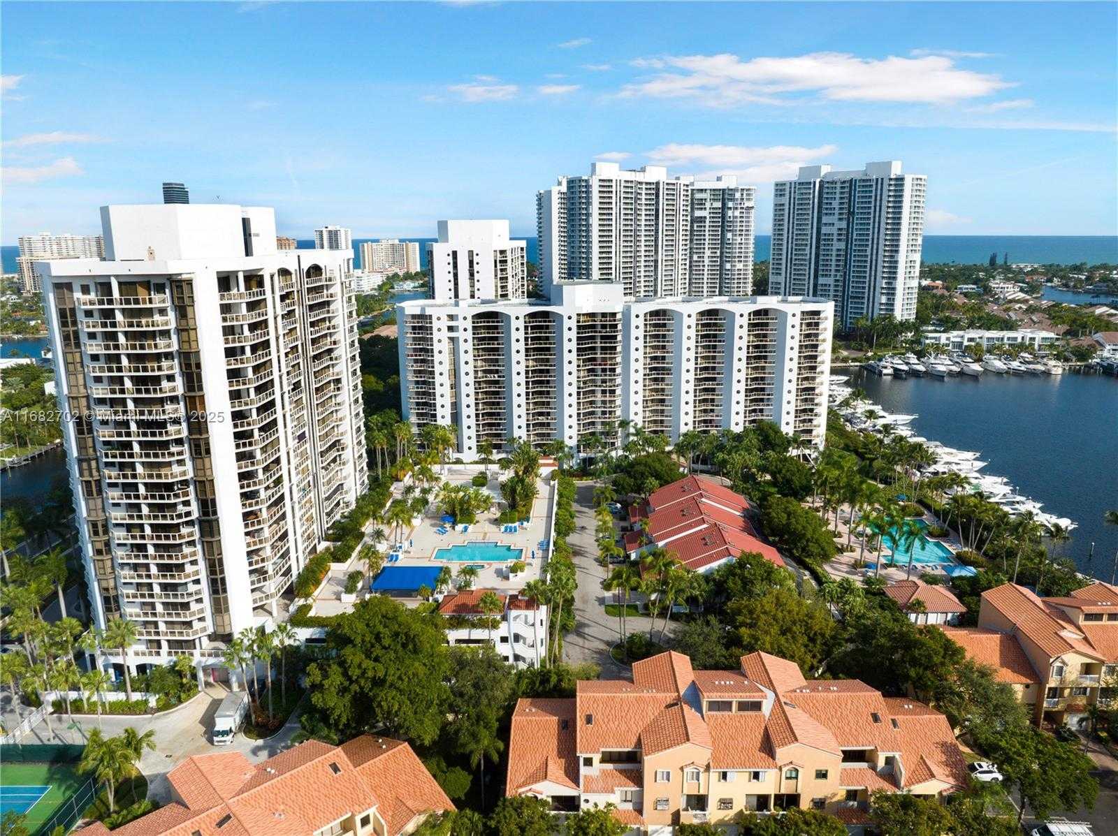 Small Image of 3600 YACHT CLUB DR #803, Aventura Number 29