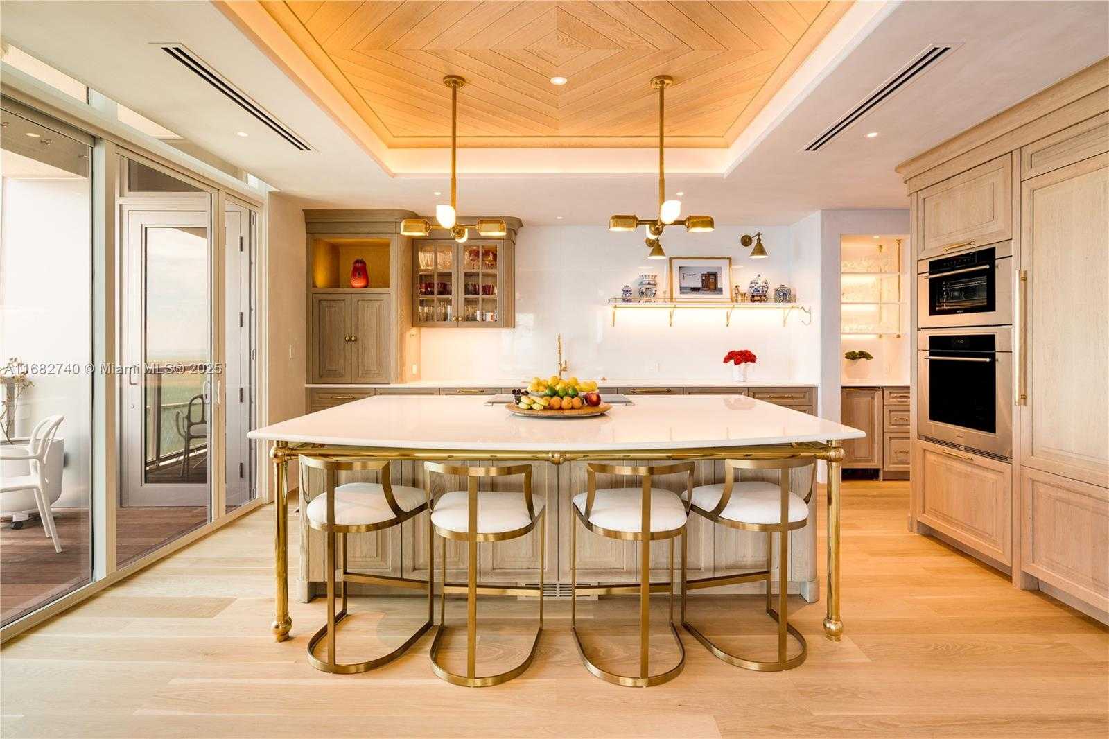 Small Image of 1425 BRICKELL AVE #55F, Miami Number 10