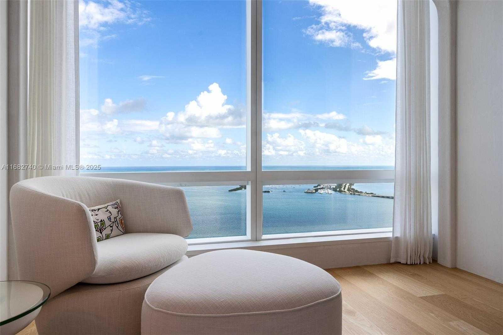 Small Image of 1425 BRICKELL AVE #55F, Miami Number 13