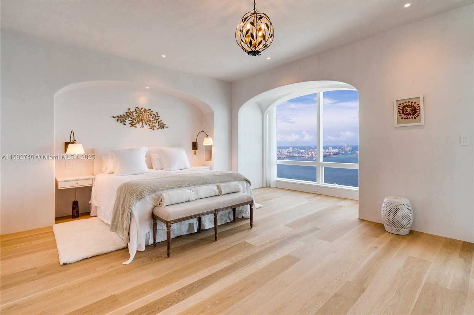 Small Image of 1425 BRICKELL AVE #55F, Miami Number 15