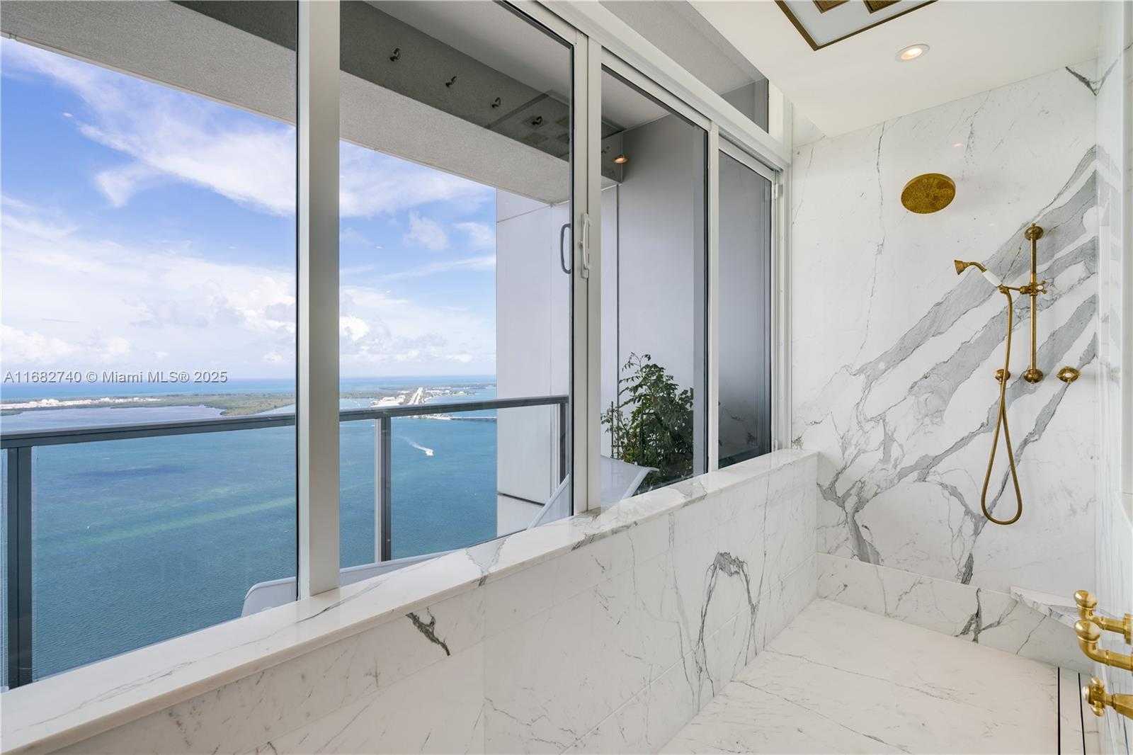 Small Image of 1425 BRICKELL AVE #55F, Miami Number 17