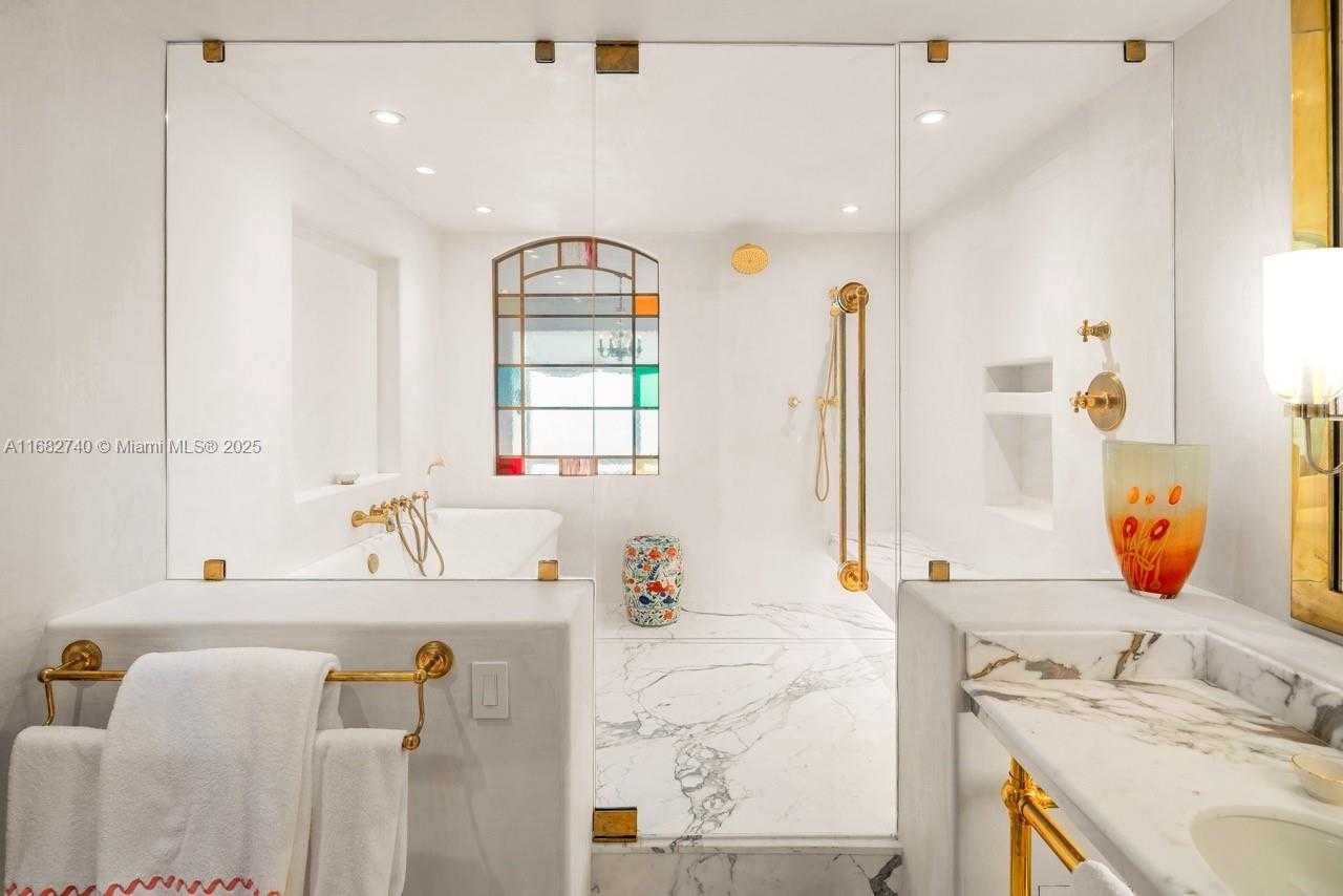 Small Image of 1425 BRICKELL AVE #55F, Miami Number 29