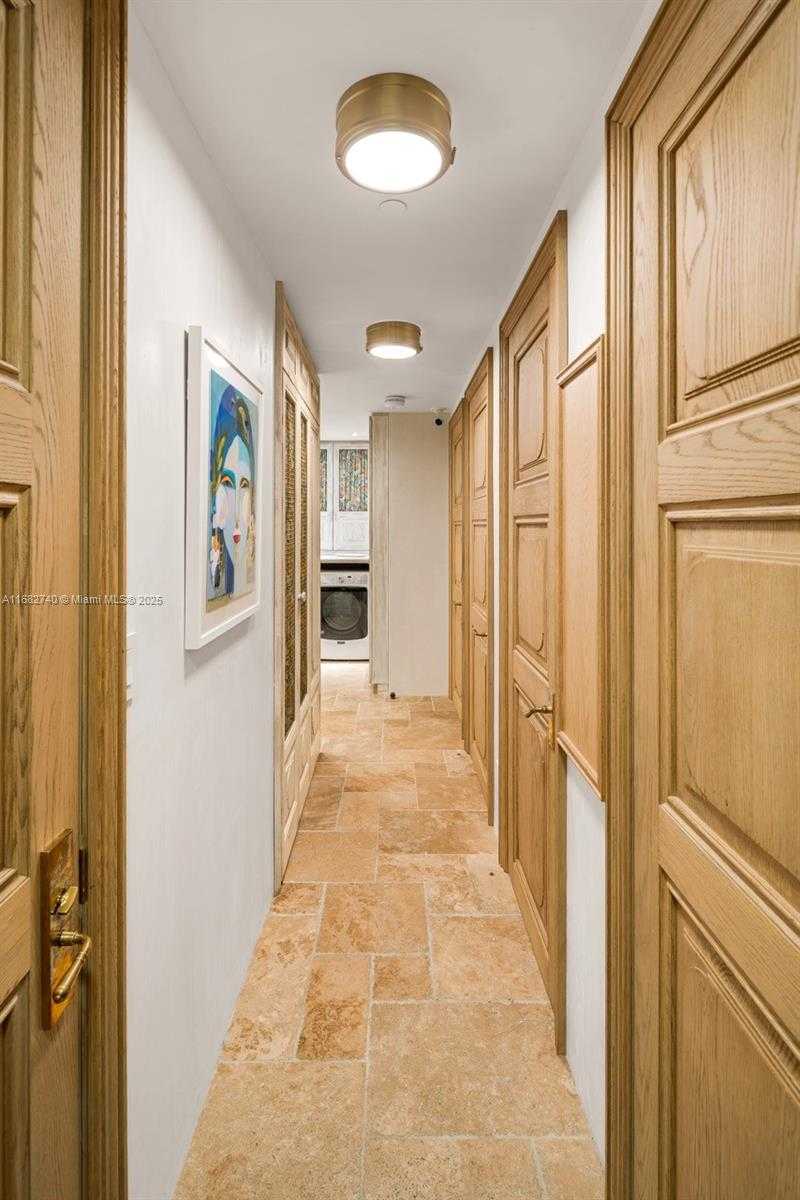 Small Image of 1425 BRICKELL AVE #55F, Miami Number 31