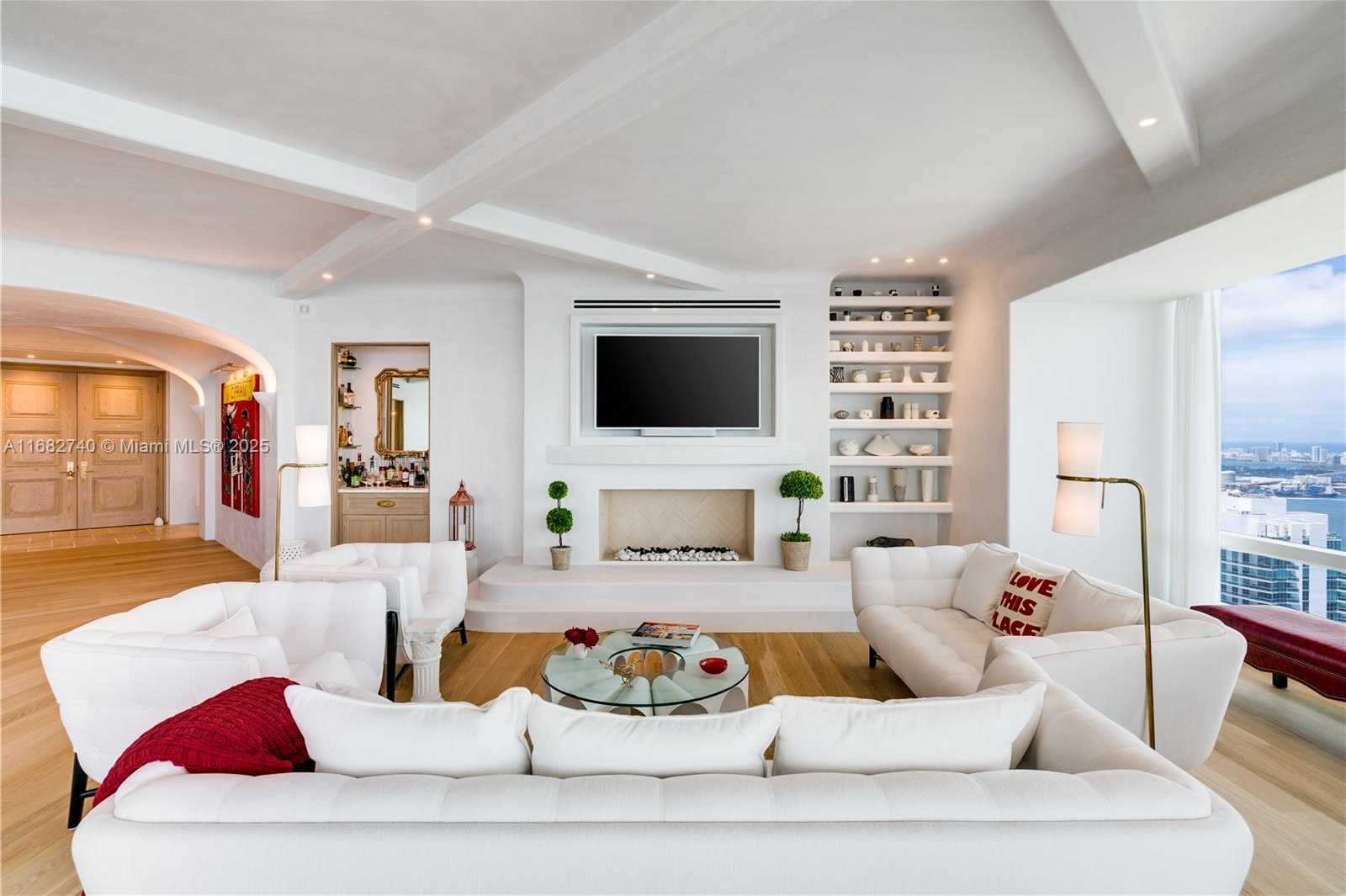 Small Image of 1425 BRICKELL AVE #55F, Miami Number 7