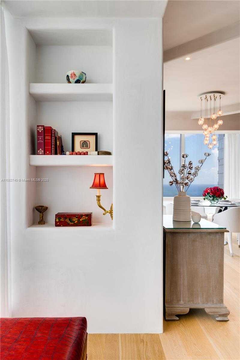 Small Image of 1425 BRICKELL AVE #55F, Miami Number 8