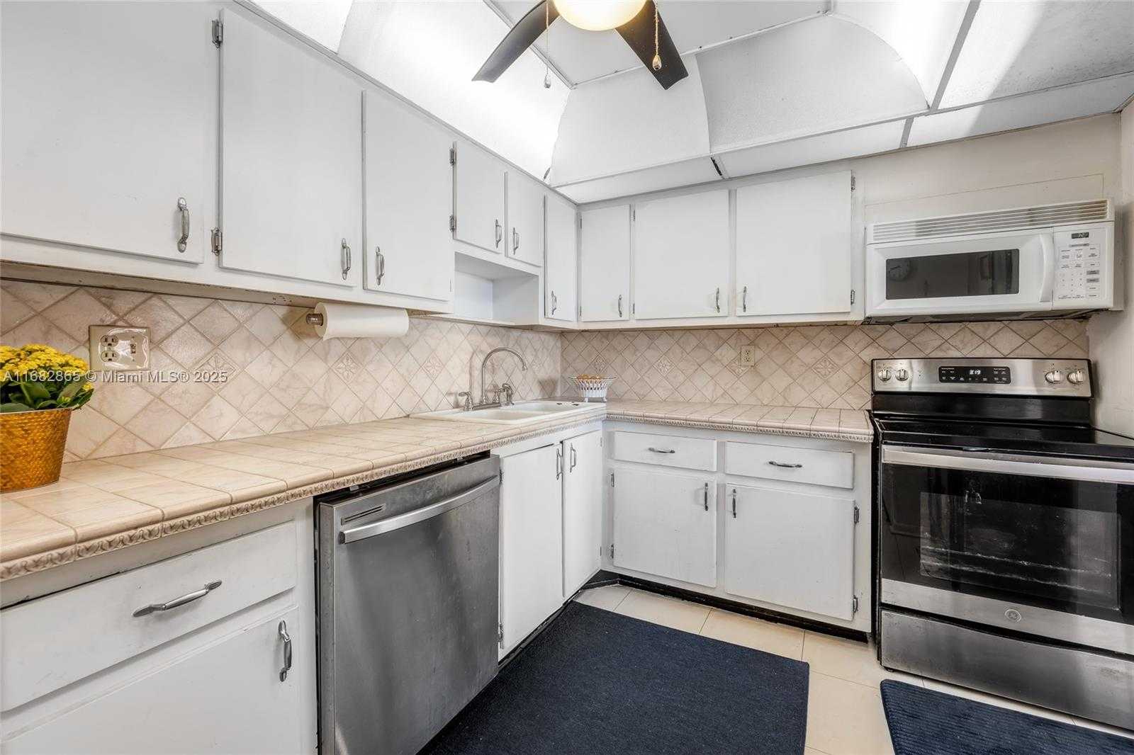Small Image of 1400 SOUTH OCEAN DR #1202, Hollywood Number 19