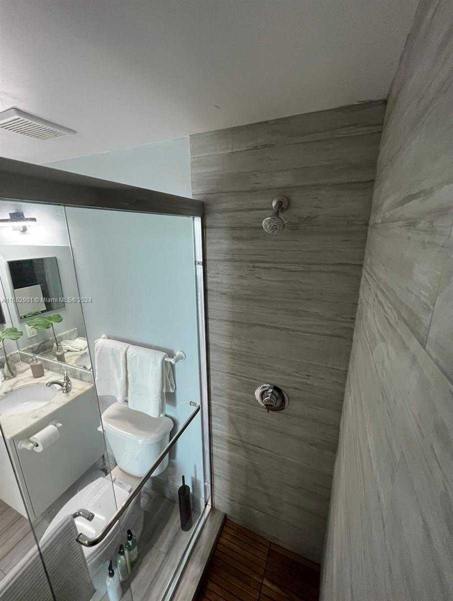 Small Image of 1200 BRICKELL BAY DR #PH4204, Miami Number 12