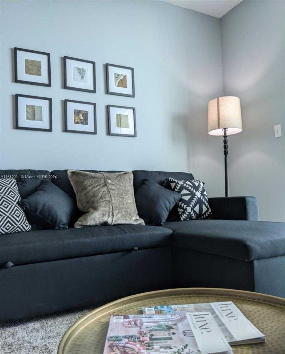 Small Image of 1200 BRICKELL BAY DR #PH4204, Miami Number 14