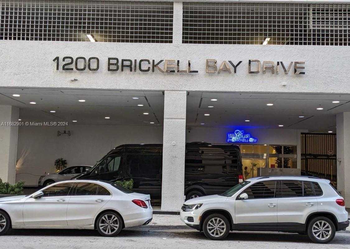 Small Image of 1200 BRICKELL BAY DR #PH4204, Miami Number 39