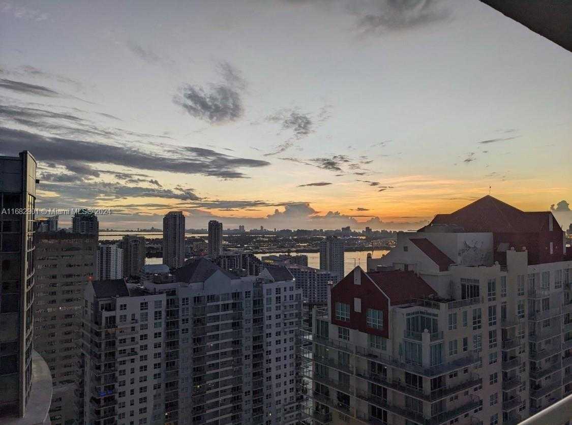 Small Image of 1200 BRICKELL BAY DR #PH4204, Miami Number 6