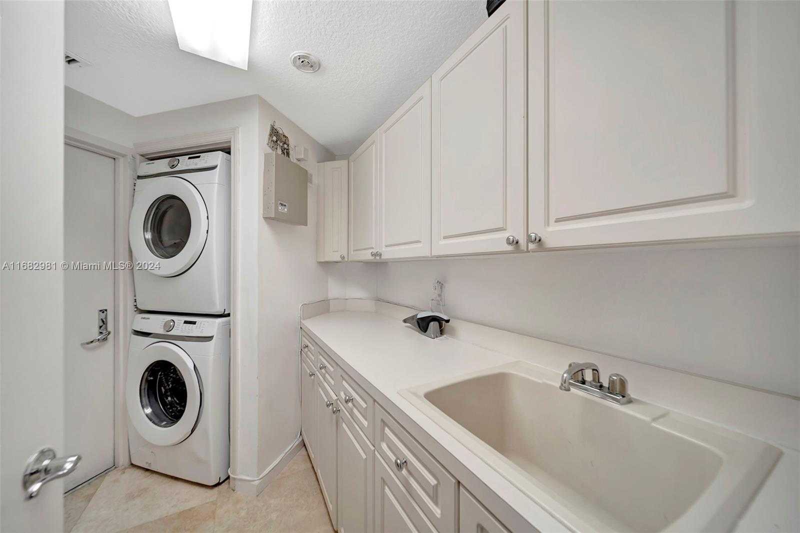 Small Image of 6051 NORTH OCEAN DR #503, Hollywood Number 33