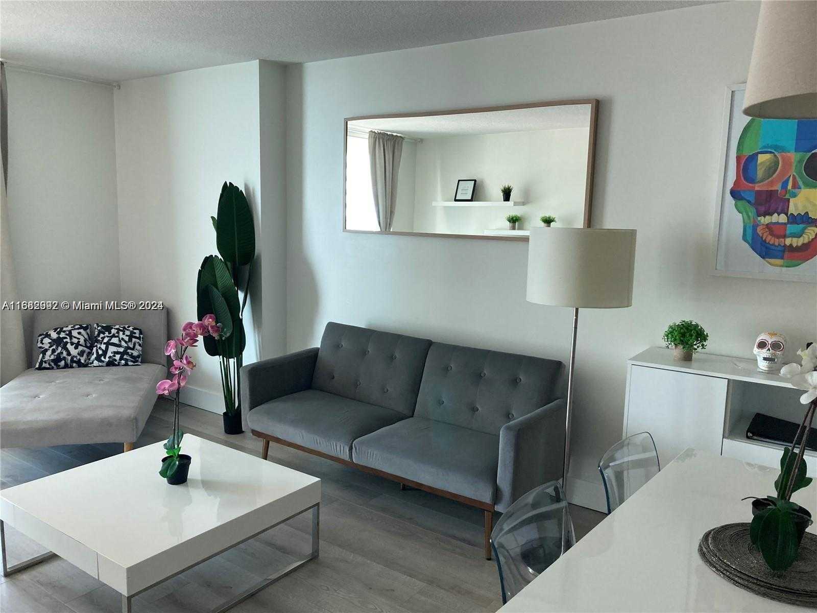 Small Image of 1200 BRICKELL BAY DR #3705, Miami Number 3