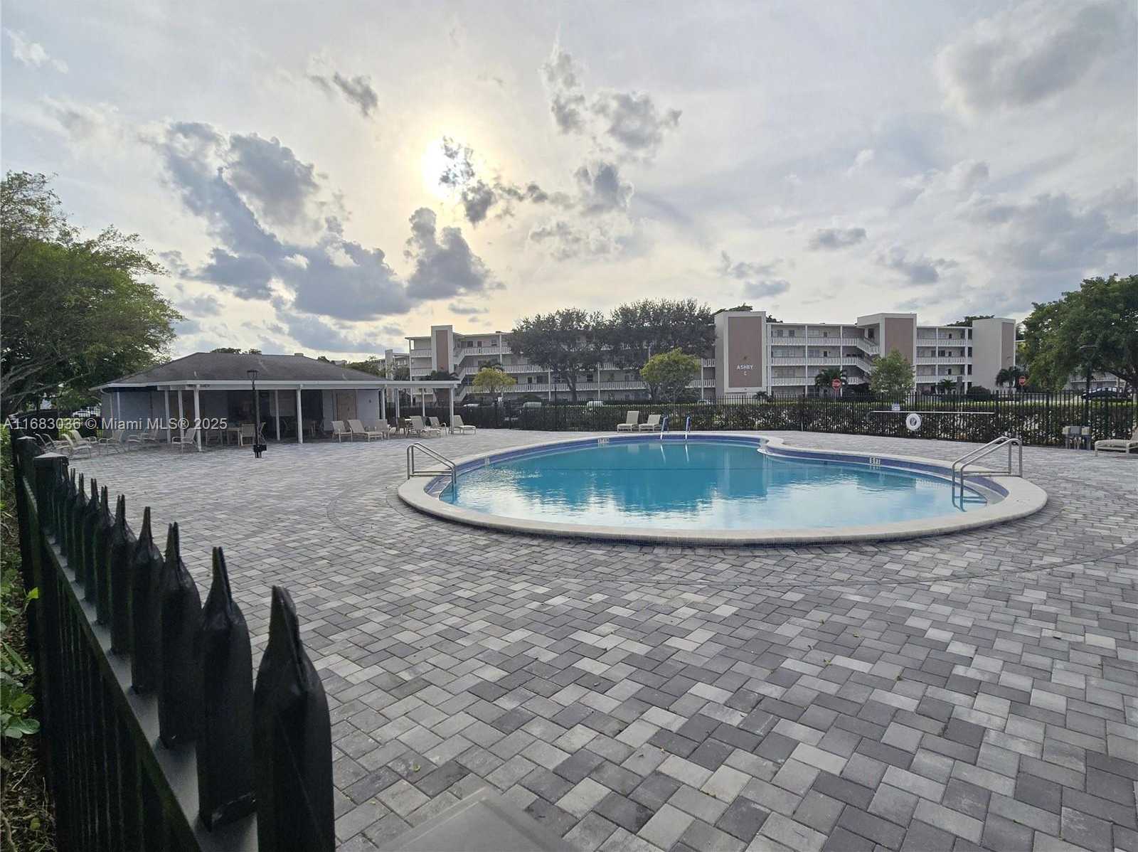 Small Image of 4103 NEWPORT U #4103, Deerfield Beach Number 24