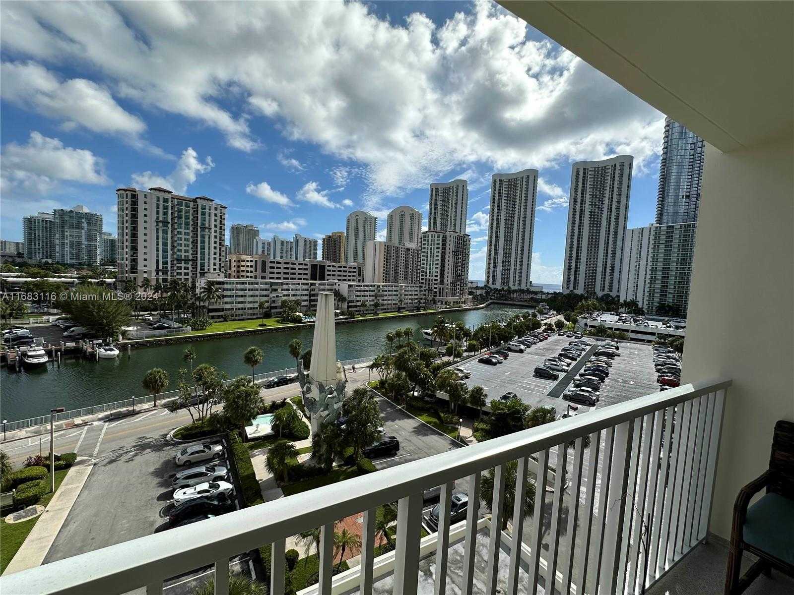 Small Image of 300 BAYVIEW DR #703, Sunny Isles Beach Number 8