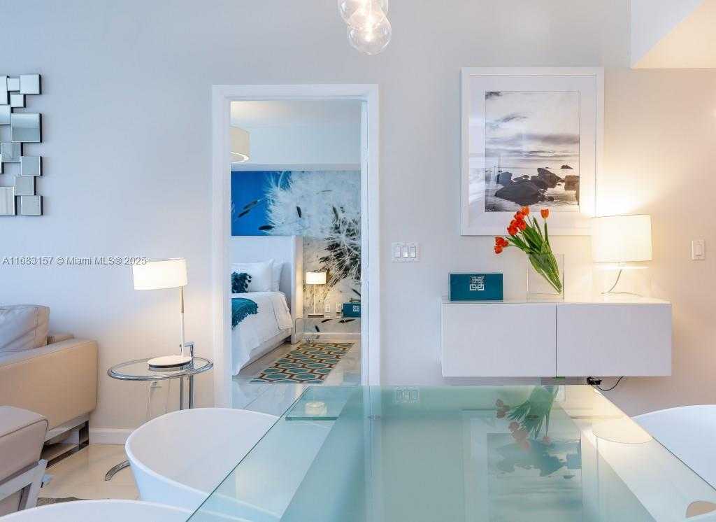 Small Image of 485 BRICKELL AVE #3906, Miami Number 9