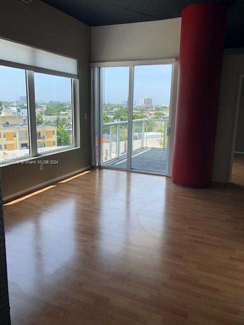 Small Image of 10 SOUTH WEST SOUTH RIVER DR #704, Miami Number 10