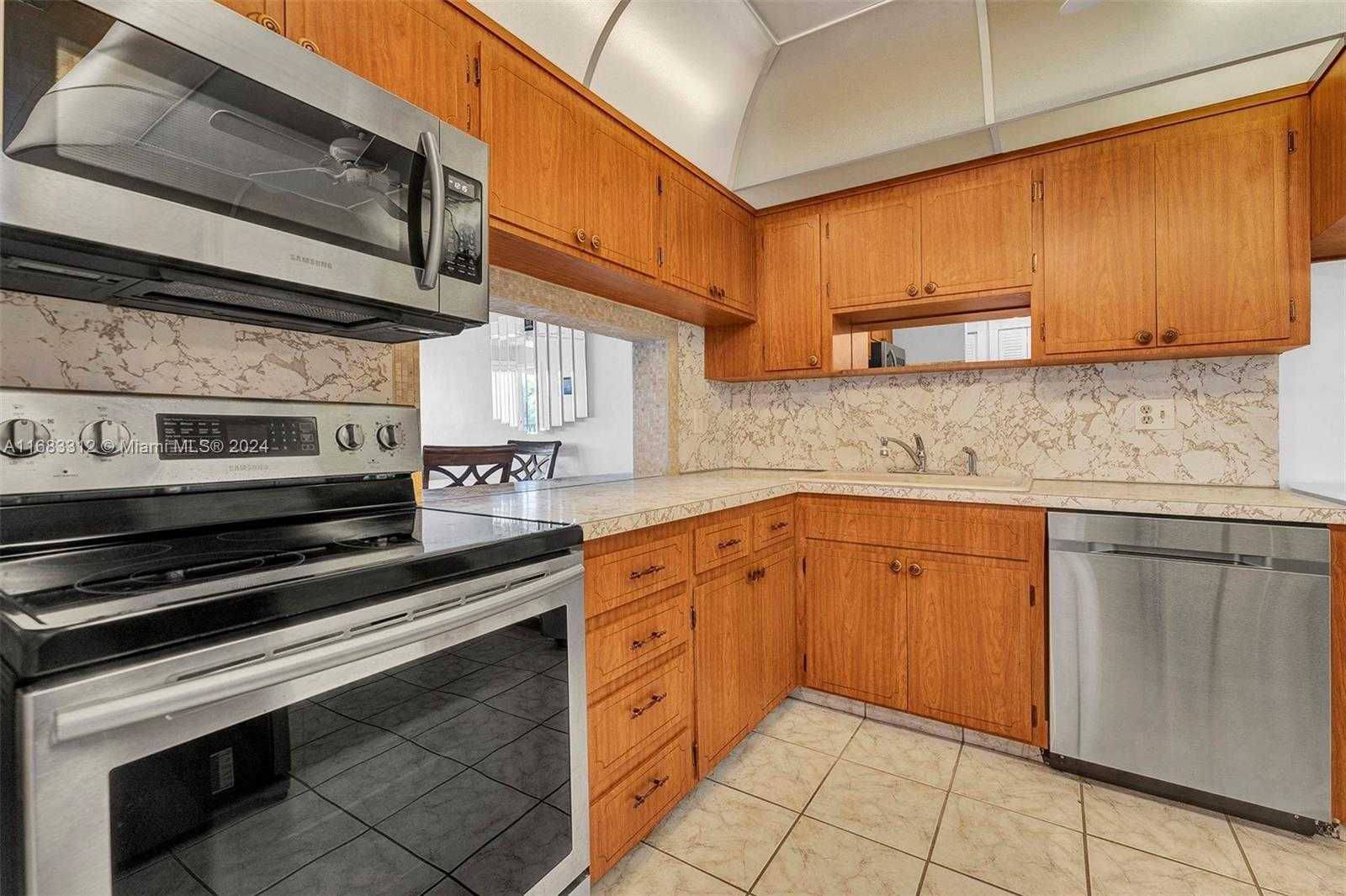 Small Image of 330 SOUTH EAST 2ND ST #303F, Hallandale Beach Number 3
