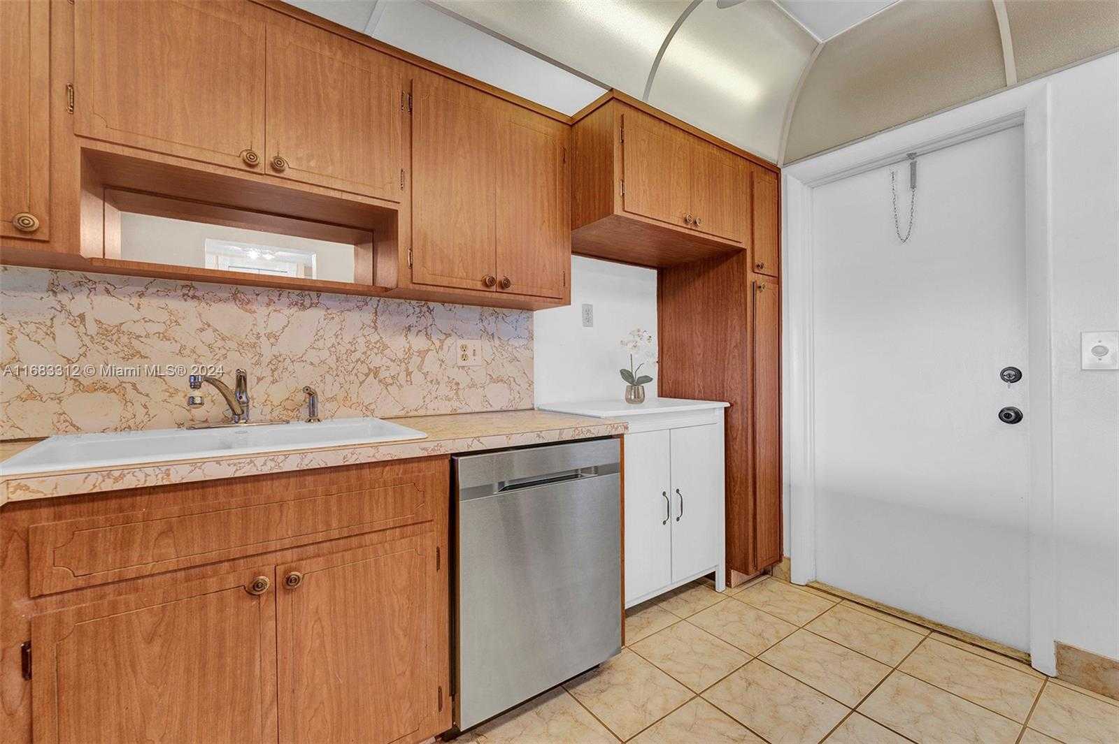 Small Image of 330 SOUTH EAST 2ND ST #303F, Hallandale Beach Number 4