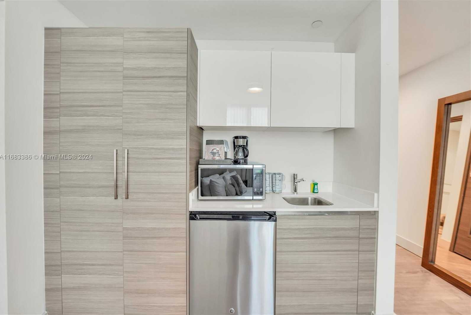 Small Image of 777 NORTH OCEAN DR #S316, Hollywood Number 16