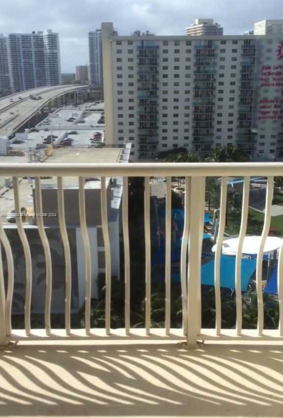 Small Image of 19201 COLLINS AVE #1132, Sunny Isles Beach Number 7