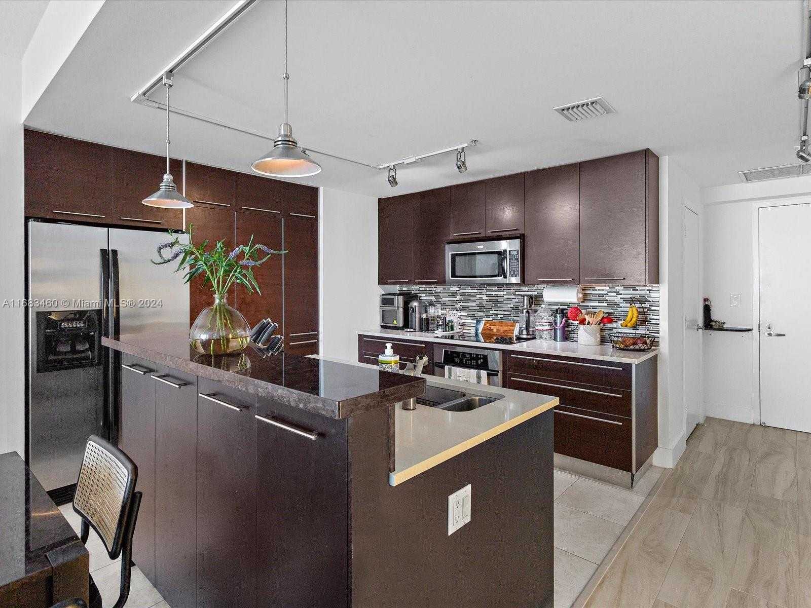 Small Image of 1900 NORTH BAYSHORE DR #1704, Miami Number 10