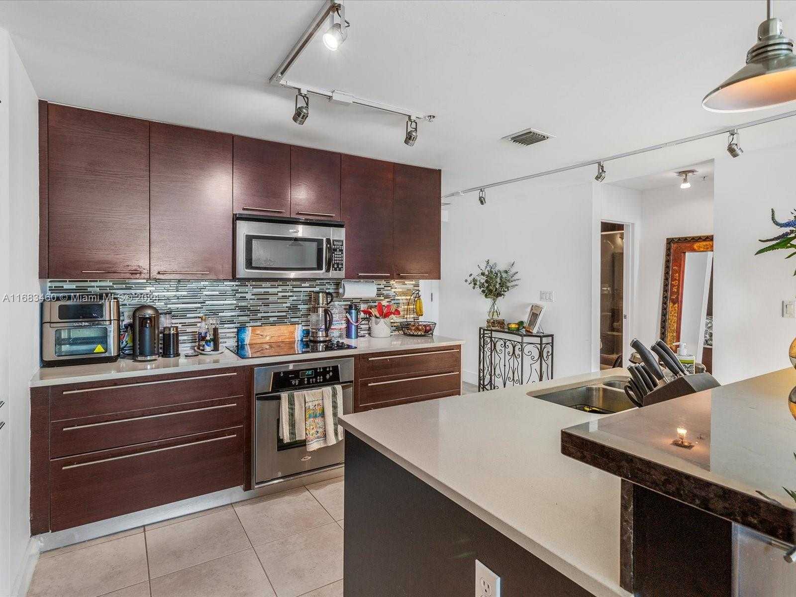 Small Image of 1900 NORTH BAYSHORE DR #1704, Miami Number 12