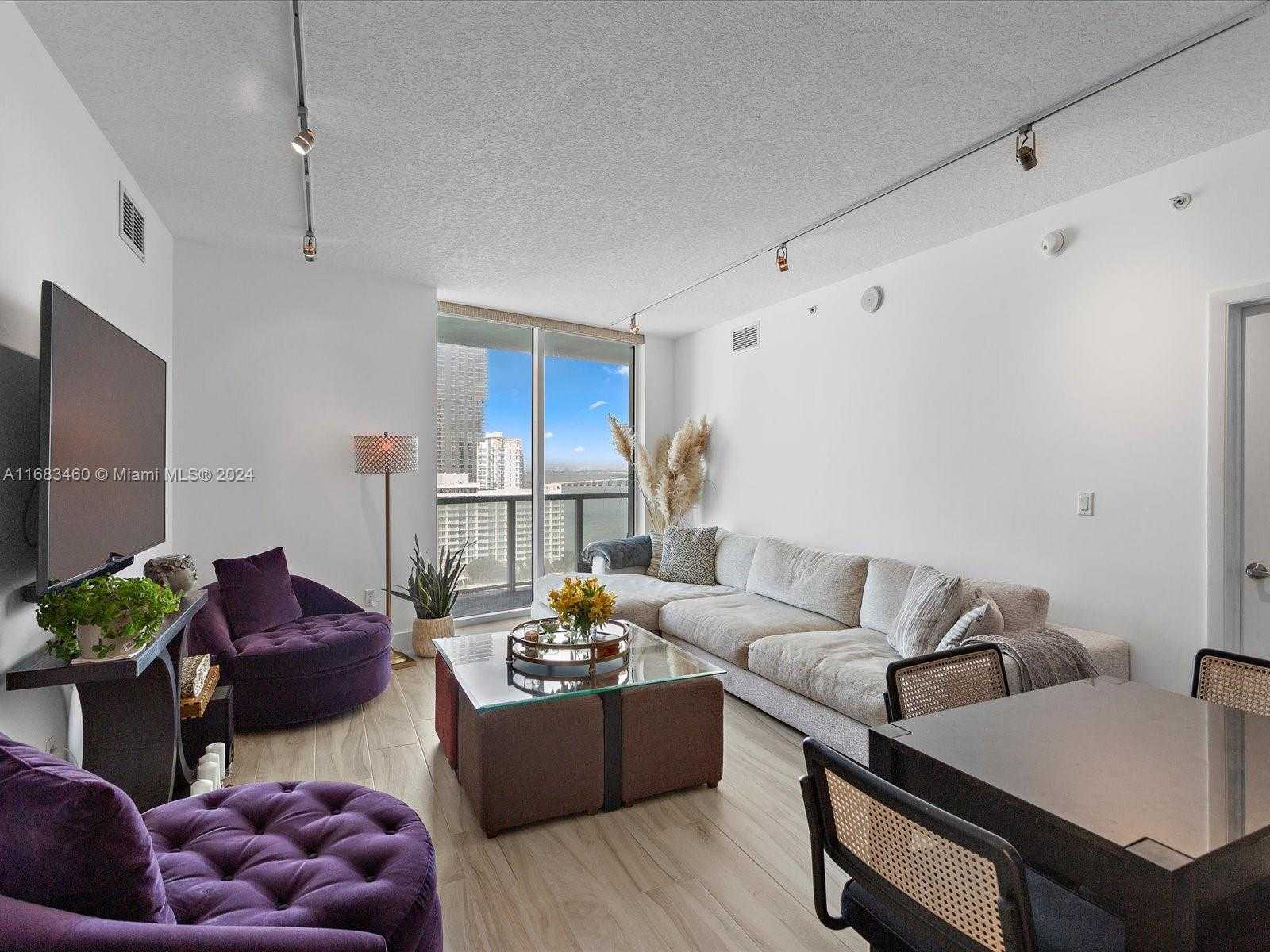 Small Image of 1900 NORTH BAYSHORE DR #1704, Miami Number 2