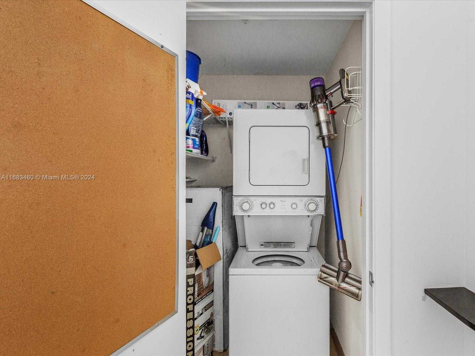 Small Image of 1900 NORTH BAYSHORE DR #1704, Miami Number 23