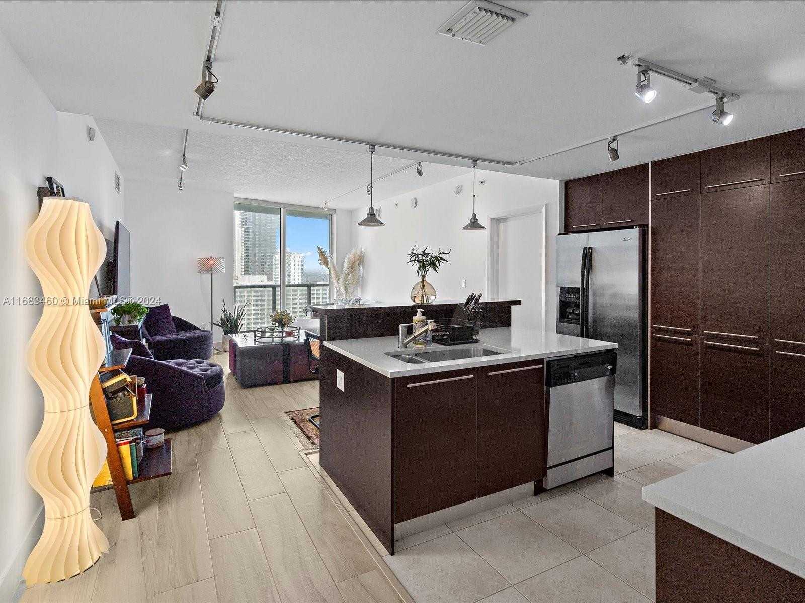 Small Image of 1900 NORTH BAYSHORE DR #1704, Miami Number 8