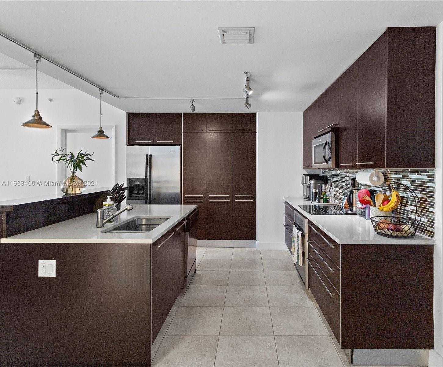 Small Image of 1900 NORTH BAYSHORE DR #1704, Miami Number 9