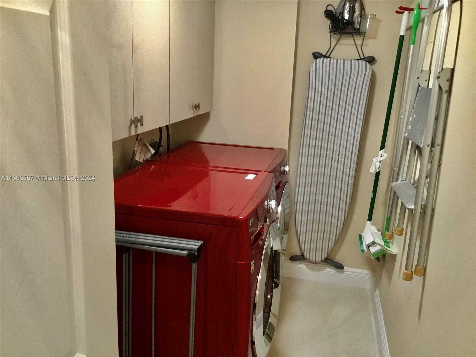 Small Image of 2334 SOUTH CYPRESS BEND DR #501, Pompano Beach Number 11